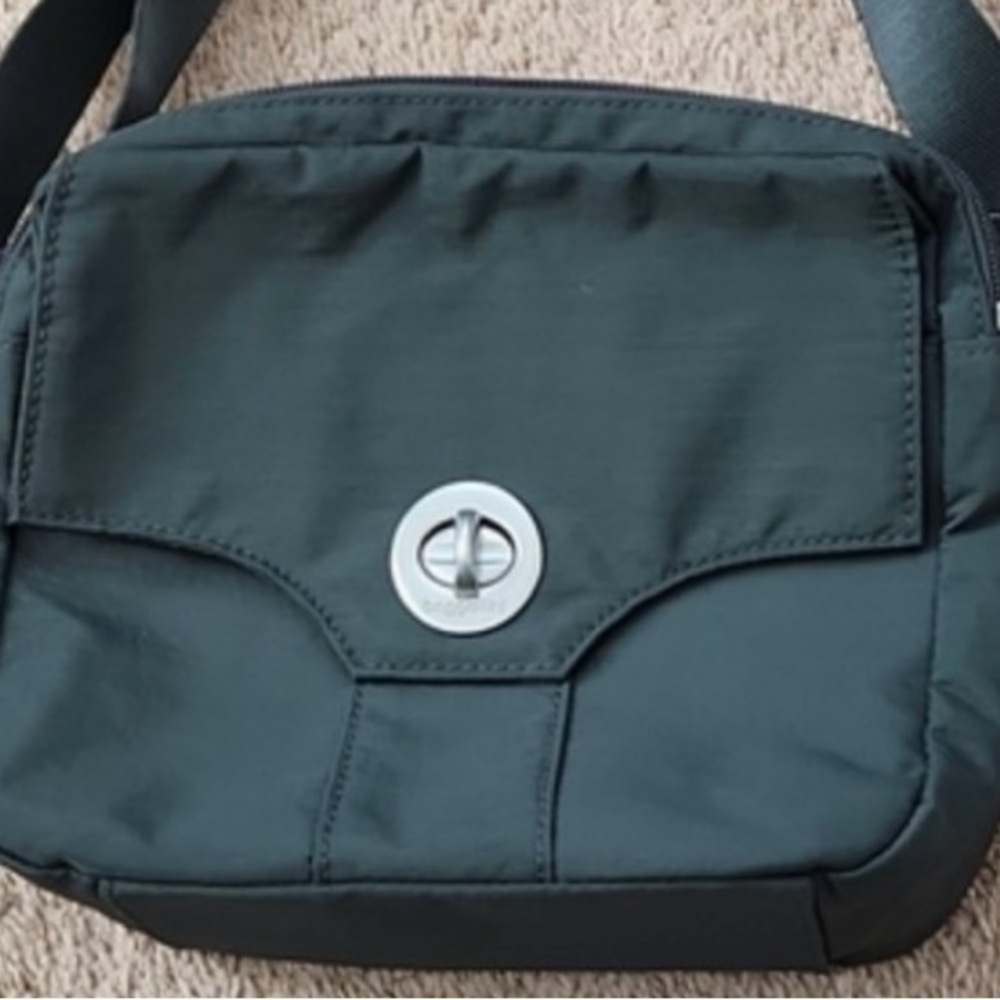 Baggallini Crossbody Purse in Black approximately 8 inches by 10 inches